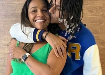 MÃE E IRMÃO DE MC ORUAM SÃO PRESOS NO RIO EM OPERAÇÃO CONTRA ESQUEMA MILIONÁRIO LIGADO AO COMANDO VERMELHO