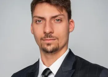 URGENTE!!  JAIR RENAN BOLSONARO MIRA PRESIDÊNCIA DA CÂMARA EM 2027 E PODE ENTRAR NO JOGO POLÍTICO PARA 2030