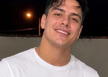 HOMEM TRANS ANUNCIA GRAVIDEZ NO RIO APÓS DOIS ANOS DE TENTATIVAS E REPERCUTE NAS REDES