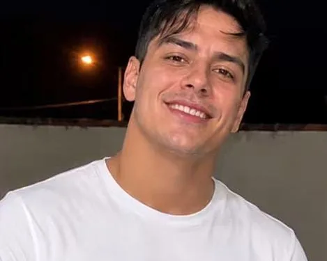 HOMEM TRANS ANUNCIA GRAVIDEZ NO RIO APÓS DOIS ANOS DE TENTATIVAS E REPERCUTE NAS REDES