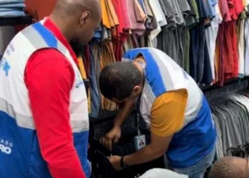FISCALIZAÇÃO FECHA LOJA EM CAMPO GRANDE E APREENDE 742 PEÇAS FALSIFICADAS