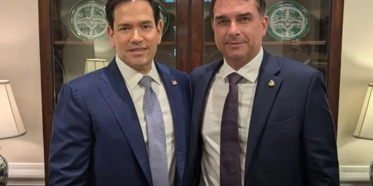 ALIADO DE TRUMP AFIRMA QUE MARCO RUBIO ARTICULOU VIAGEM DE FLÁVIO BOLSONARO AOS ESTADOS UNIDOS