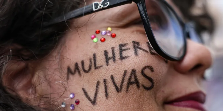 Operação Mulher Segura mobiliza forças para combater a violência contra mulheres.