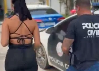 Falsa dentista em Magé é presa em flagrante.