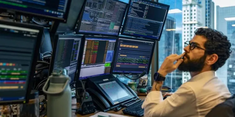 Mercado financeiro reage à vitória de Lula, com queda na Bolsa e alta do dólar.