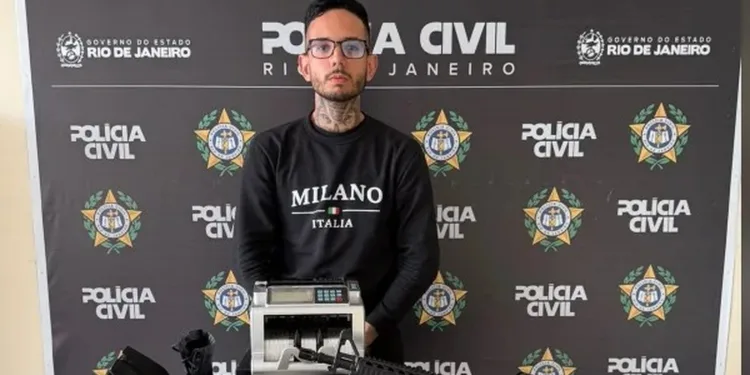 Influenciador automotivo investigado por suspeita de intermediar peças de carros roubados.