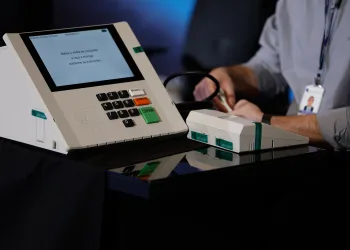 Auditoria de urnas eletrônicas selecionadas pelo TRE-RJ.