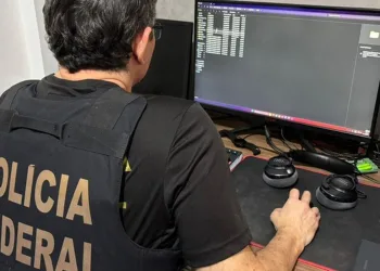 Operação Backbone contra o monopólio de internet no Rio de Janeiro.