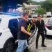 Policiais prendem suspeito de roubo de alianças de ouro no Centro do Rio.