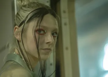Hunter Schafer fala sobre cirurgia de afirmação de gênero.