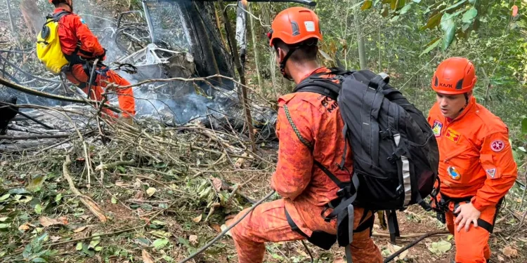 Queda de helicóptero na Vista Chinesa, na Floresta da Tijuca.