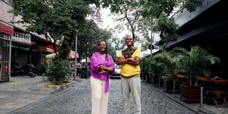 Finalistas cariocas do Jabuti Eliana Alves Cruz e Evandro Luiz da Conceição.