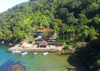 Disputa pela mansão na Ilha Comprida envolve Willer Tomaz e Richarlison.
