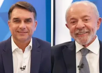 Debate da Globo entre Lula e Flávio Bolsonaro.