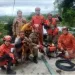 Resgate de cachorro retirado com vida dos escombros em Niterói.