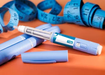 Canetas emagrecedoras e cuidado médico individualizado no tratamento do peso e do lipedema.