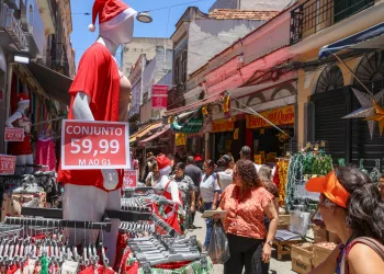 Comerciantes do Rio se preparam para as vendas de Natal.