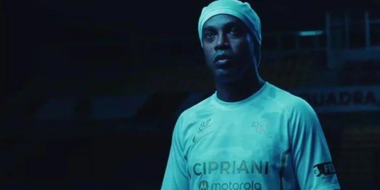 Ronaldinho no Ravenna antes da estreia pelo clube italiano.