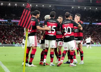 Flamengo campeão: equipe rubro-negra disputa o título do Brasileirão.