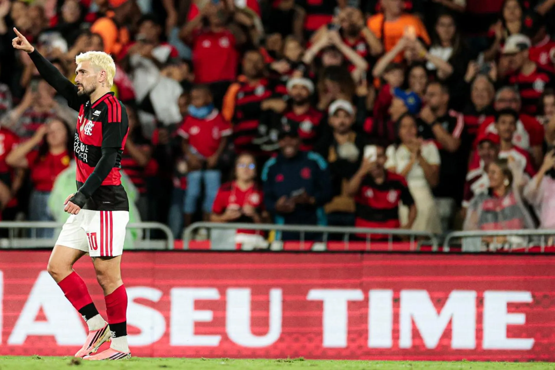 Arrascaeta comemora o gol do Flamengo — Foto: Gilvan de Souza/Flamengo